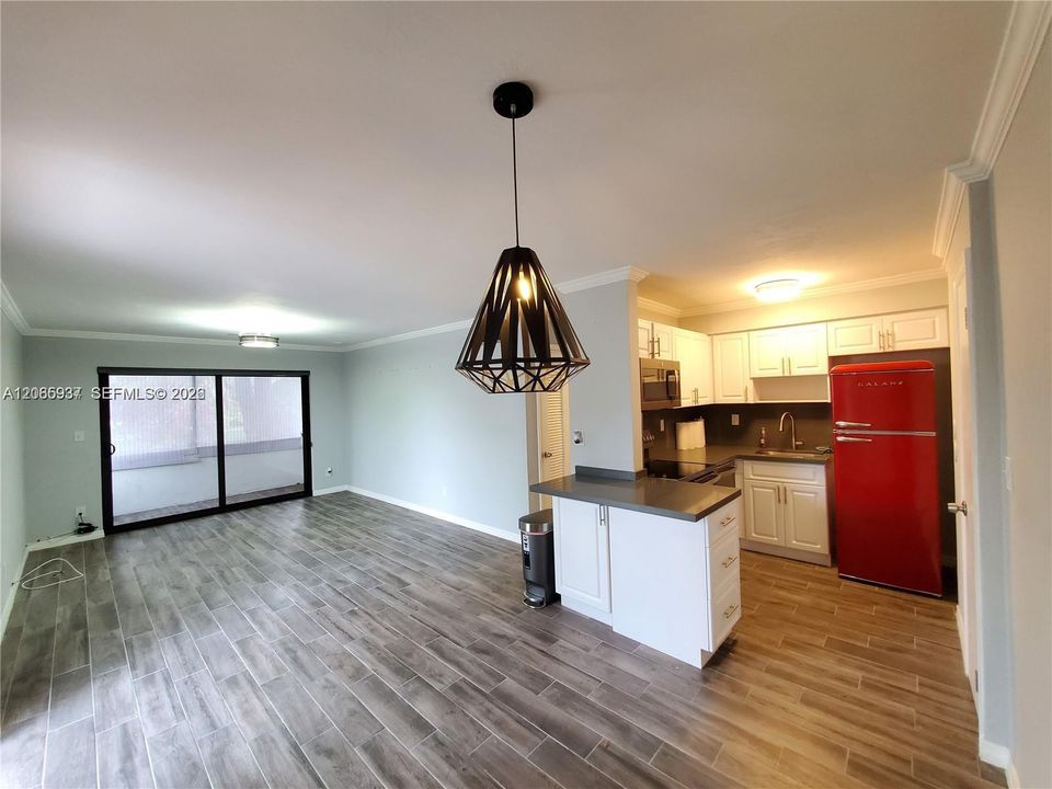 For Rent: $2,300 (2 beds, 2 baths, 777 Square Feet)