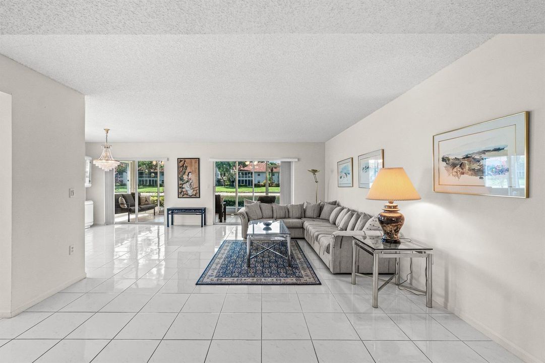 005-7408LakeMeadowWay-101-BoyntonBeach-F