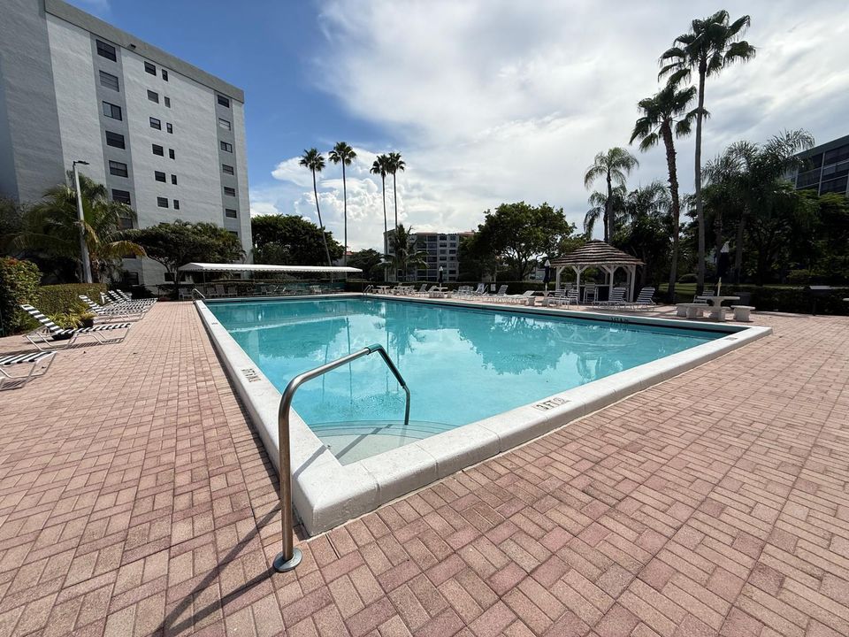 Island Pool