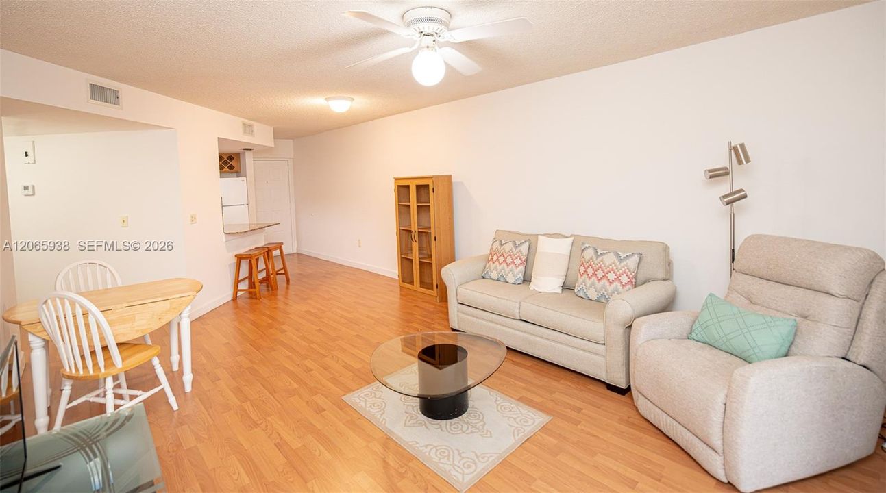 Activo con contrato: $234,900 (1 camas, 1 baños, 810 Pies cuadrados)