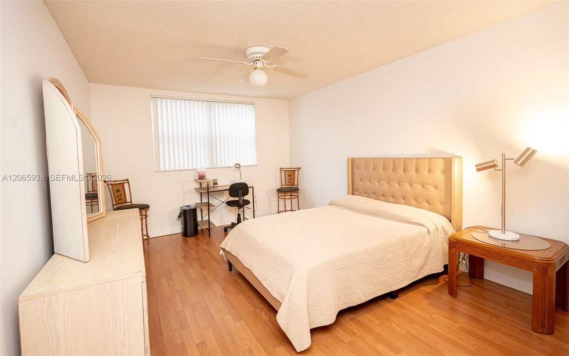 Activo con contrato: $234,900 (1 camas, 1 baños, 810 Pies cuadrados)