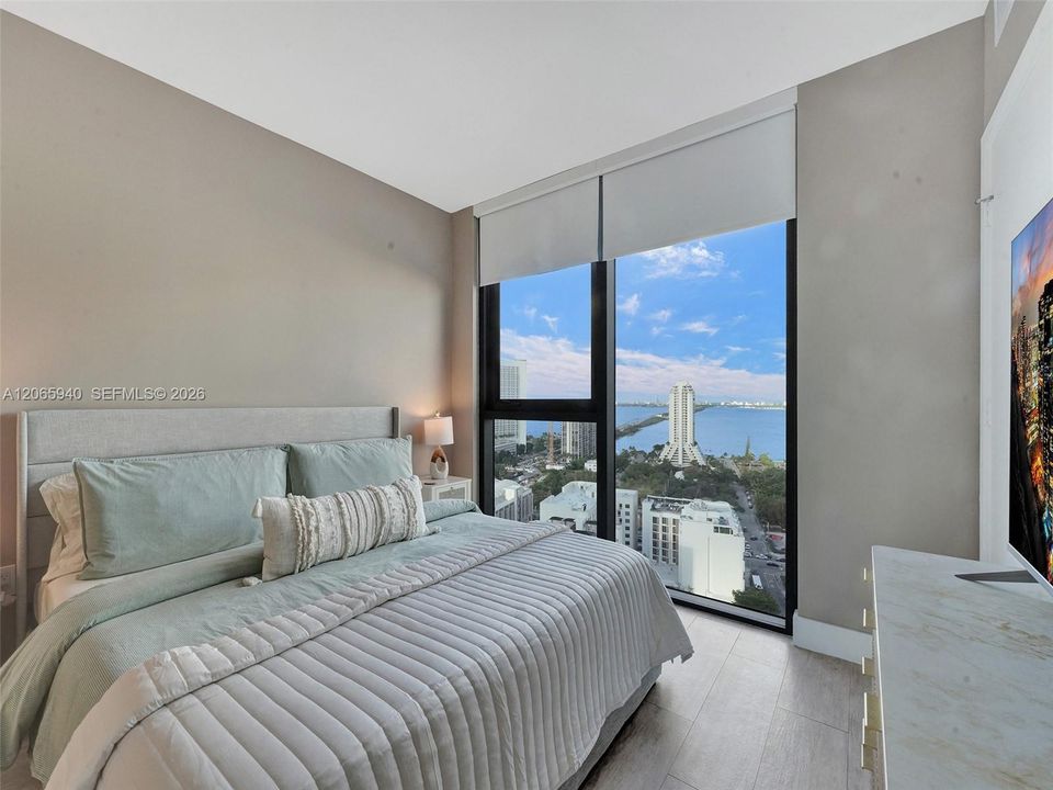 Active With Contract: $5,000 (1 beds, 2 baths, 713 Square Feet)