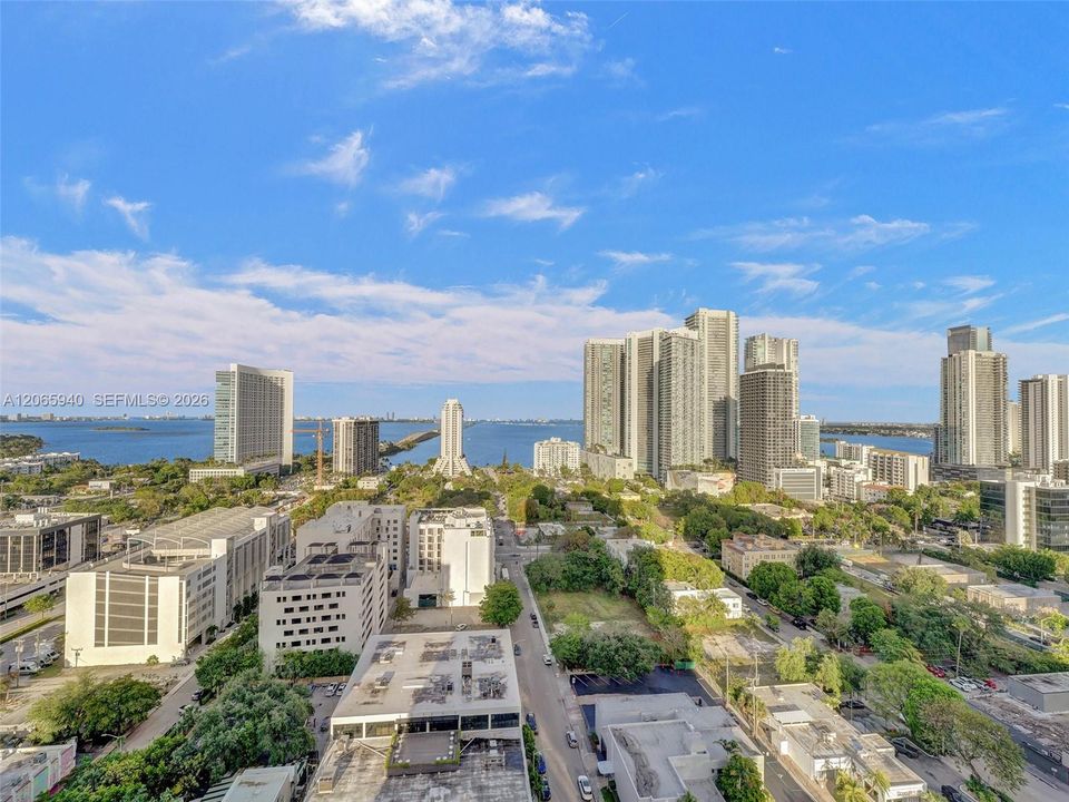 Active With Contract: $5,000 (1 beds, 2 baths, 713 Square Feet)