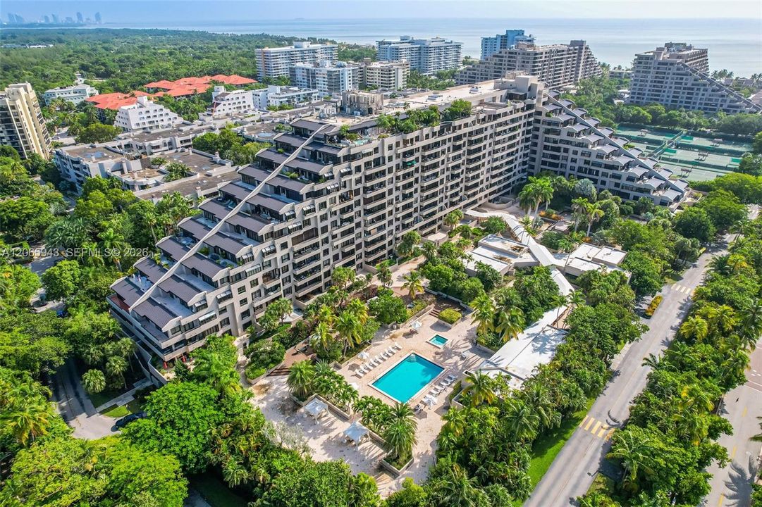 В аренду: $12,000 (2 спален, 2 ванн, 1547 Квадратных фут)