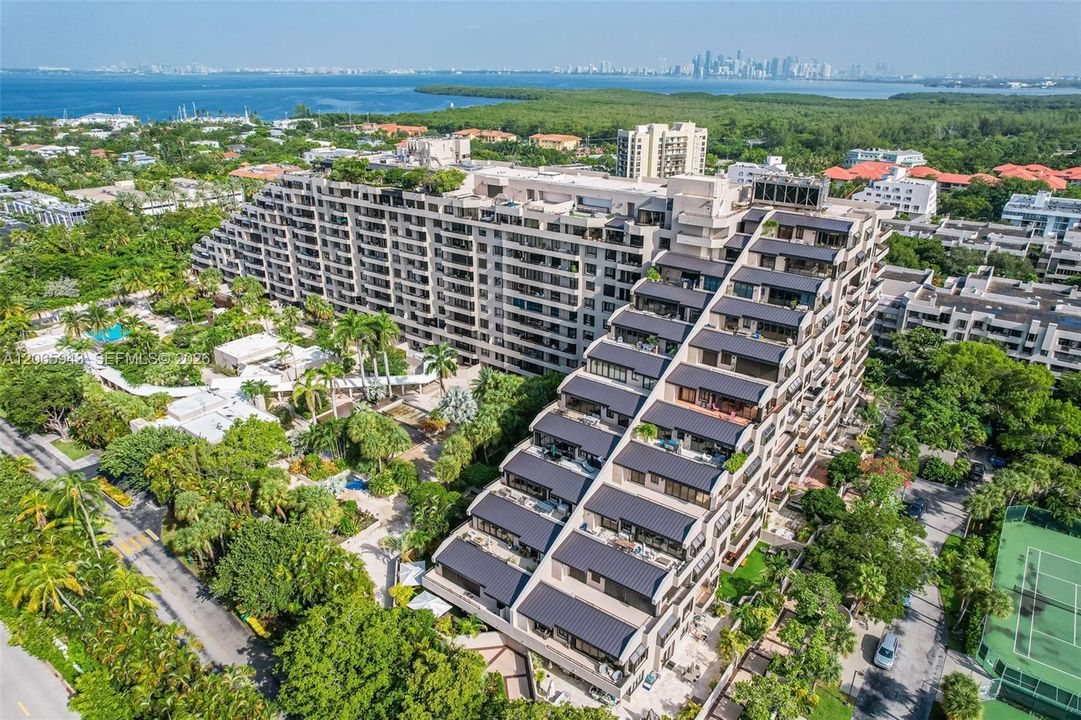 В аренду: $12,000 (2 спален, 2 ванн, 1547 Квадратных фут)