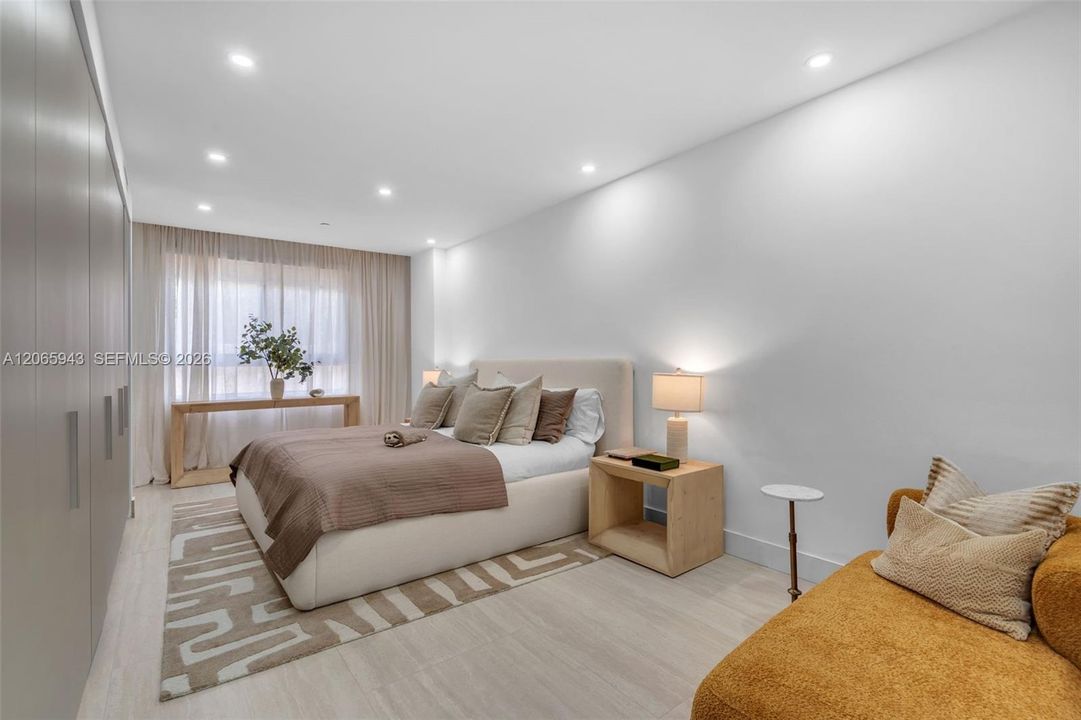 В аренду: $12,000 (2 спален, 2 ванн, 1547 Квадратных фут)