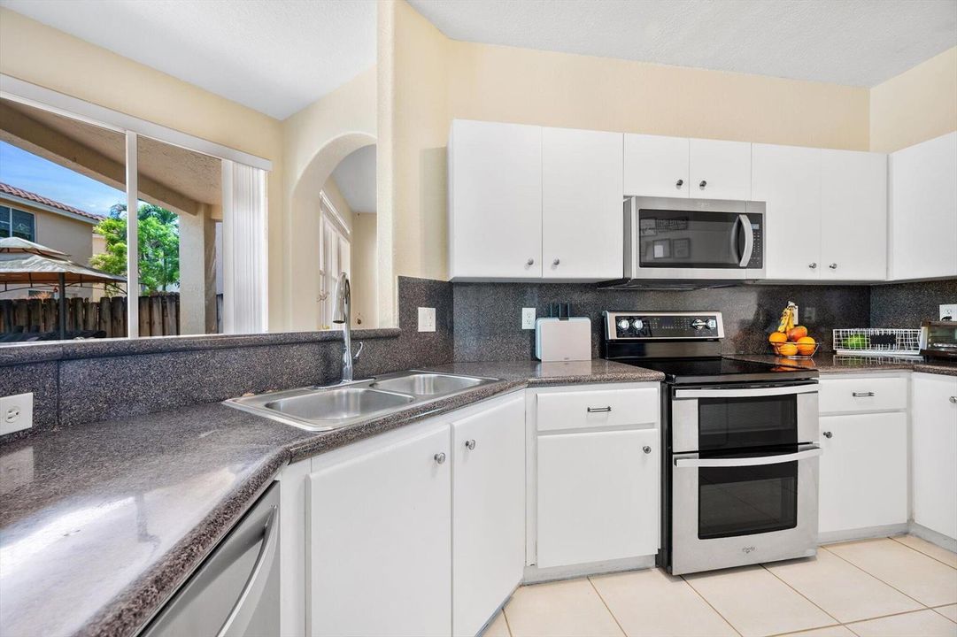 15-16951 SW 34th St_015