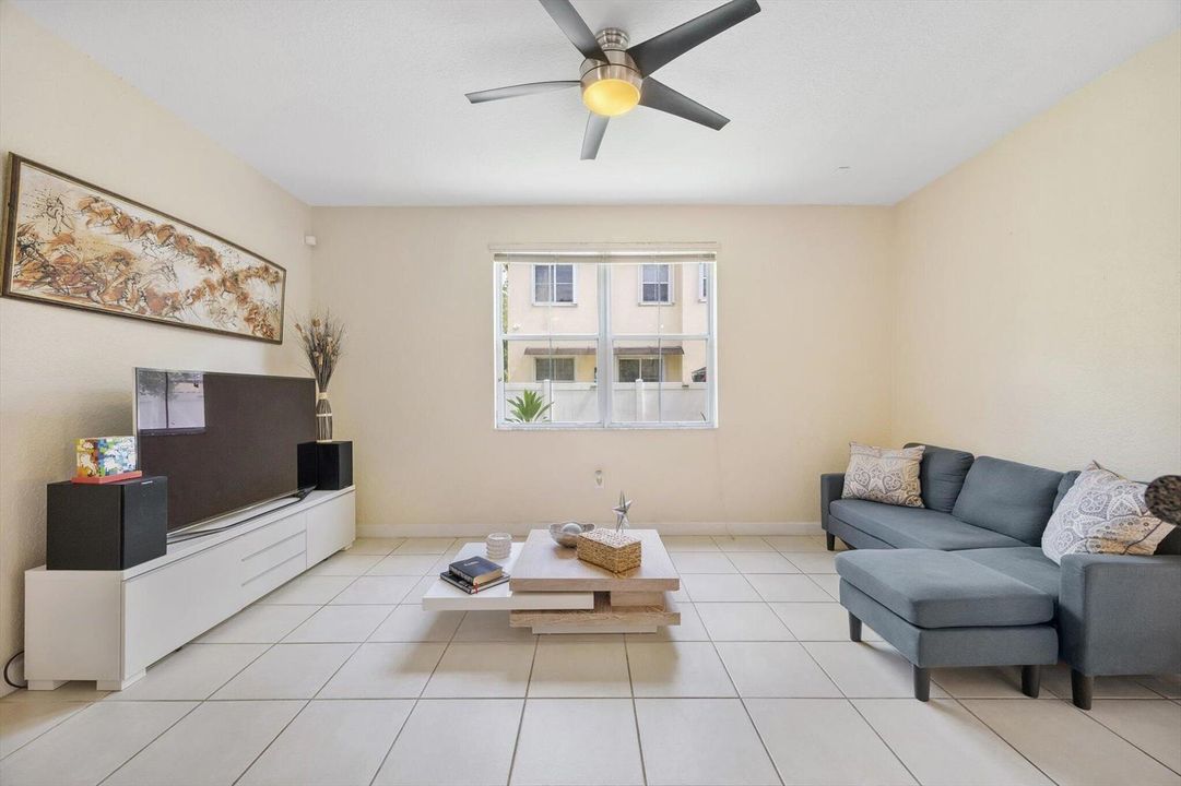 18-16951 SW 34th St_018