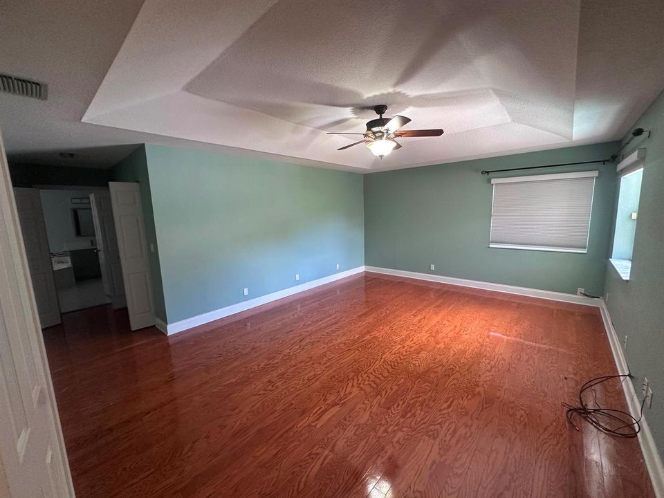 36098727-2759-40fc-bfe2-c30a16918505