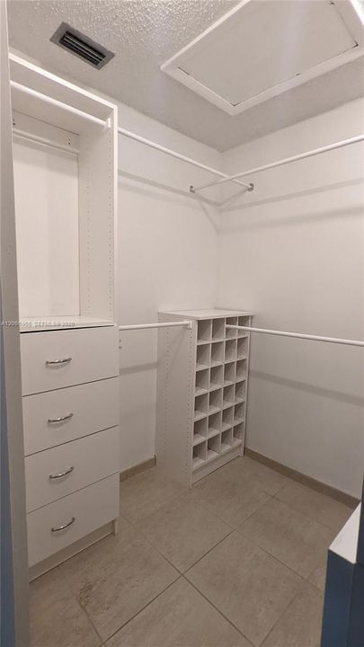 For Sale: $428,900 (3 beds, 2 baths, 1268 Square Feet)