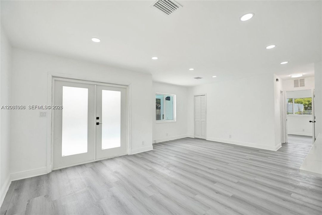 For Rent: $3,200 (3 beds, 3 baths, 2221 Square Feet)