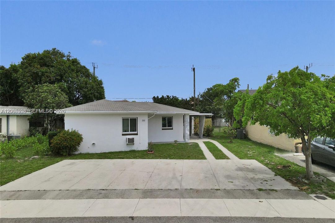 For Rent: $3,200 (3 beds, 3 baths, 2221 Square Feet)