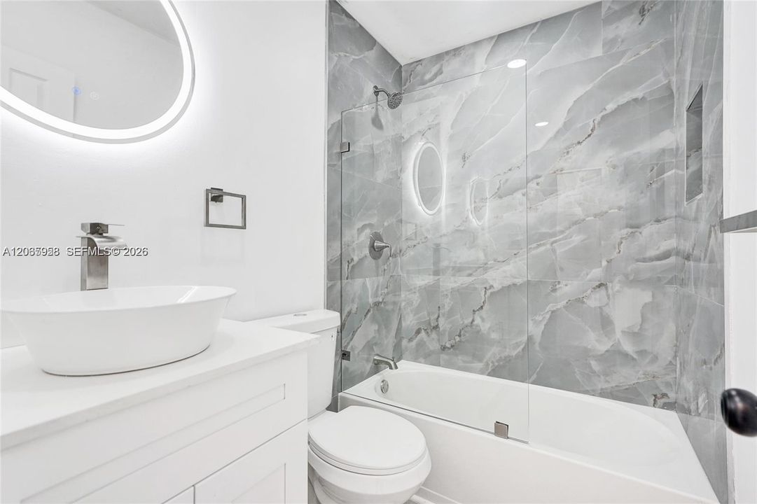 For Rent: $3,200 (3 beds, 3 baths, 2221 Square Feet)