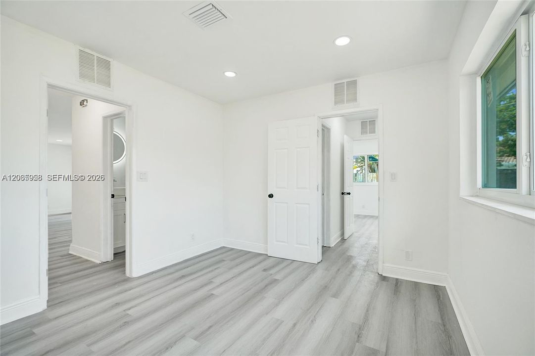 For Rent: $3,200 (3 beds, 3 baths, 2221 Square Feet)