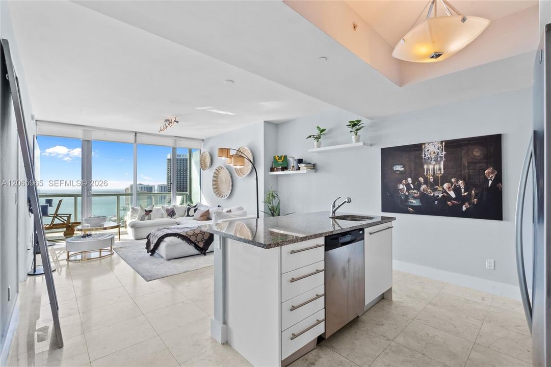 For Sale: $599,000 (1 beds, 1 baths, 943 Square Feet)