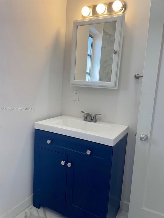 Active With Contract: $1,550 (1 beds, 1 baths, 3550 Square Feet)