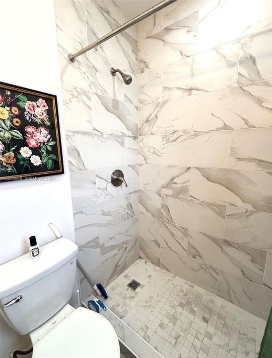 Active With Contract: $1,550 (1 beds, 1 baths, 3550 Square Feet)