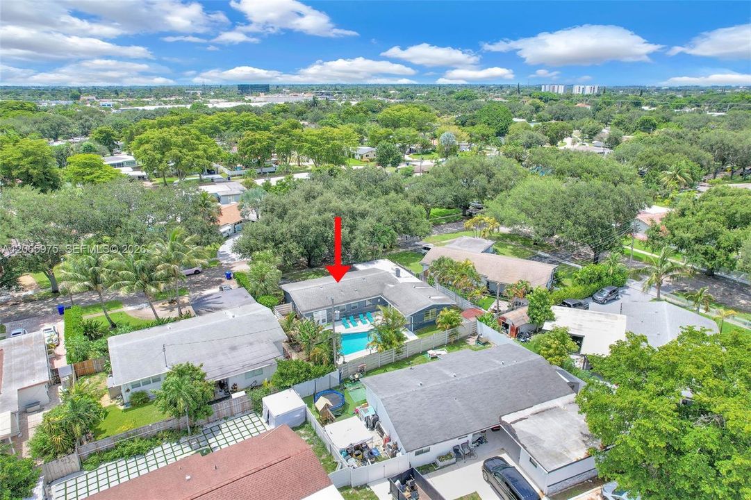 For Sale: $799,000 (5 beds, 2 baths, 1603 Square Feet)