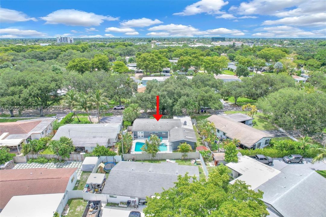 For Sale: $799,000 (5 beds, 2 baths, 1603 Square Feet)