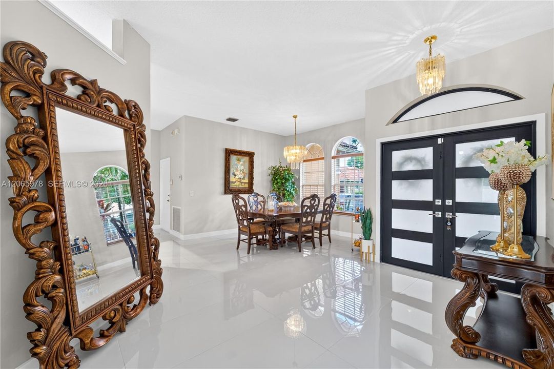 For Sale: $1,000,099 (5 beds, 3 baths, 2733 Square Feet)