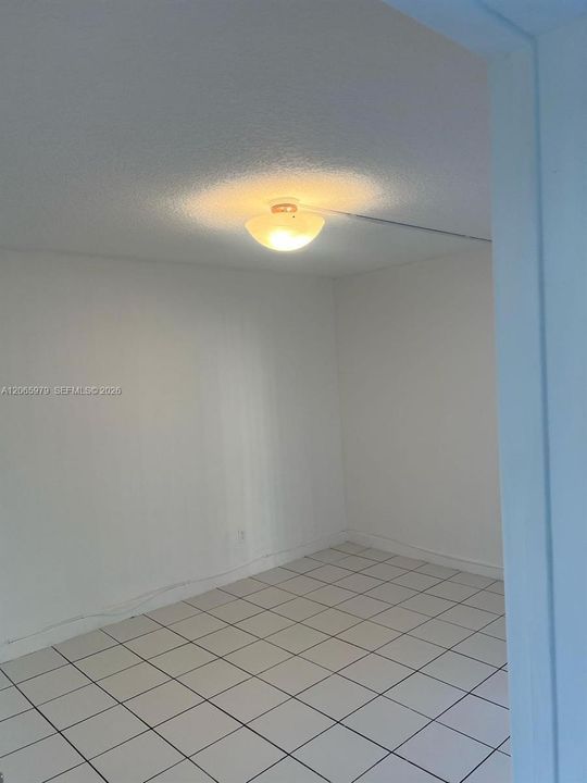 For Rent: $1,900 (2 beds, 2 baths, 820 Square Feet)