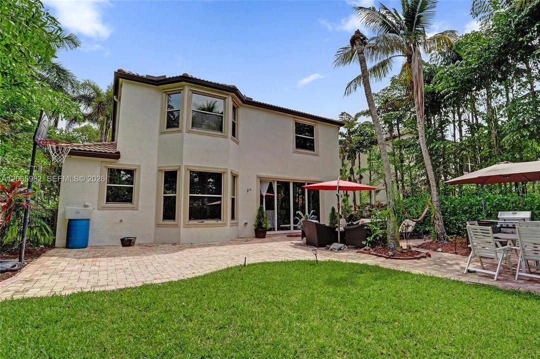 For Sale: $729,000 (4 beds, 2 baths, 2661 Square Feet)