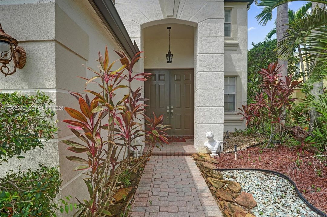 For Sale: $729,000 (4 beds, 2 baths, 2661 Square Feet)