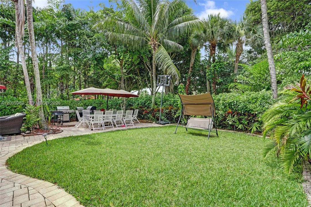 For Sale: $729,000 (4 beds, 2 baths, 2661 Square Feet)