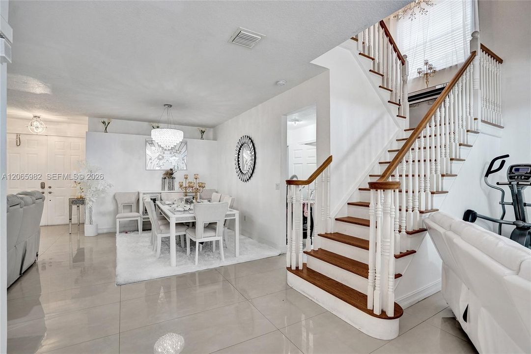 For Sale: $729,000 (4 beds, 2 baths, 2661 Square Feet)
