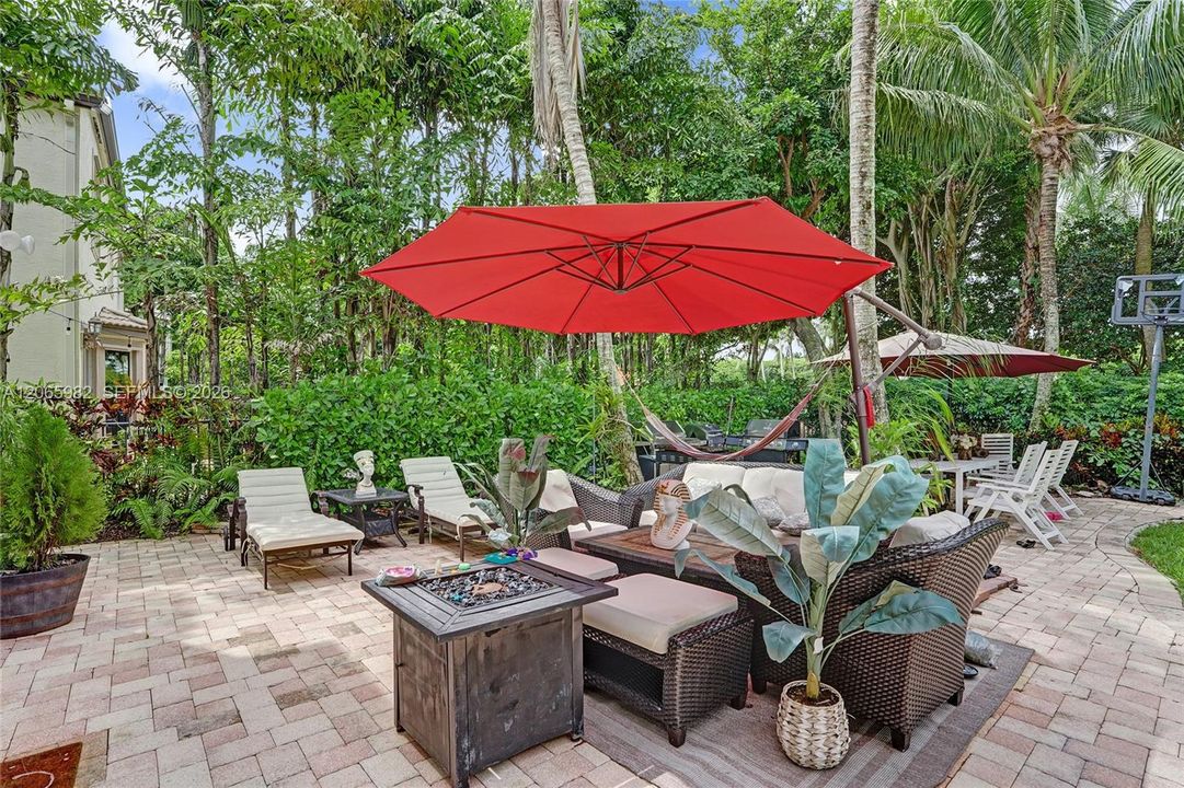For Sale: $729,000 (4 beds, 2 baths, 2661 Square Feet)