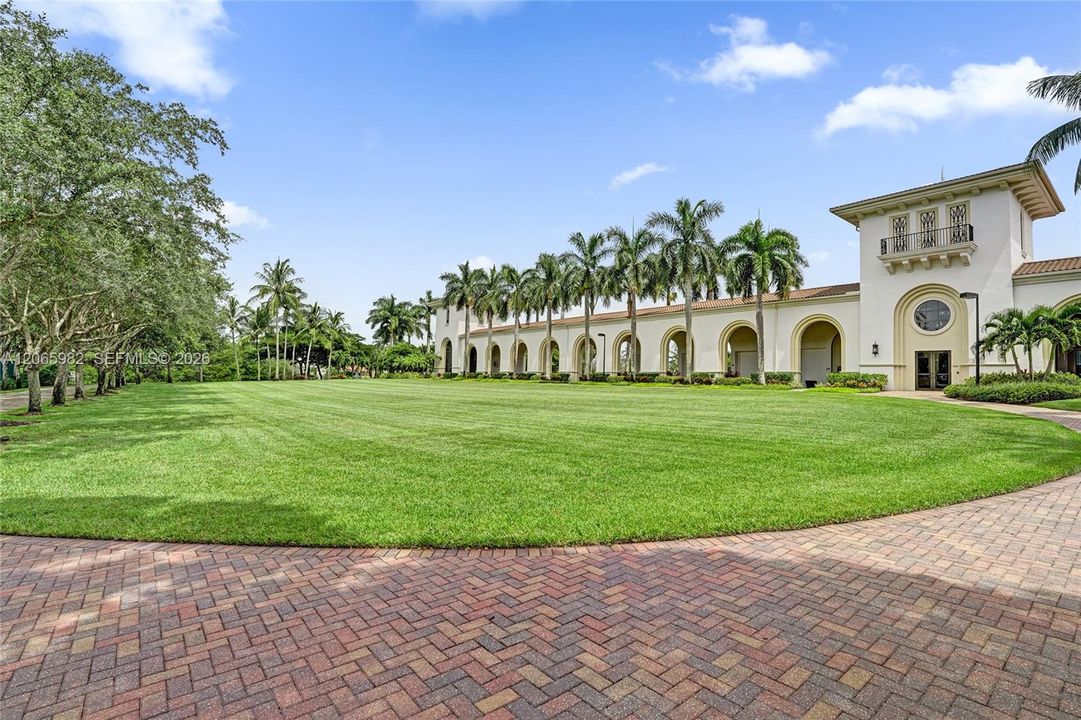 For Sale: $729,000 (4 beds, 2 baths, 2661 Square Feet)