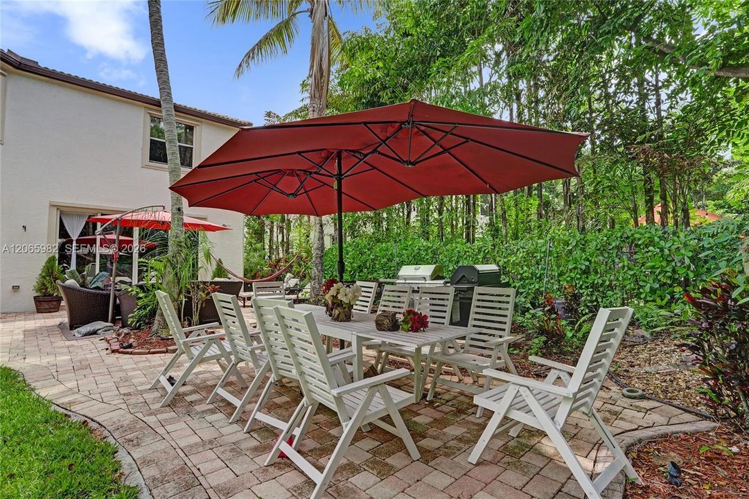 For Sale: $729,000 (4 beds, 2 baths, 2661 Square Feet)