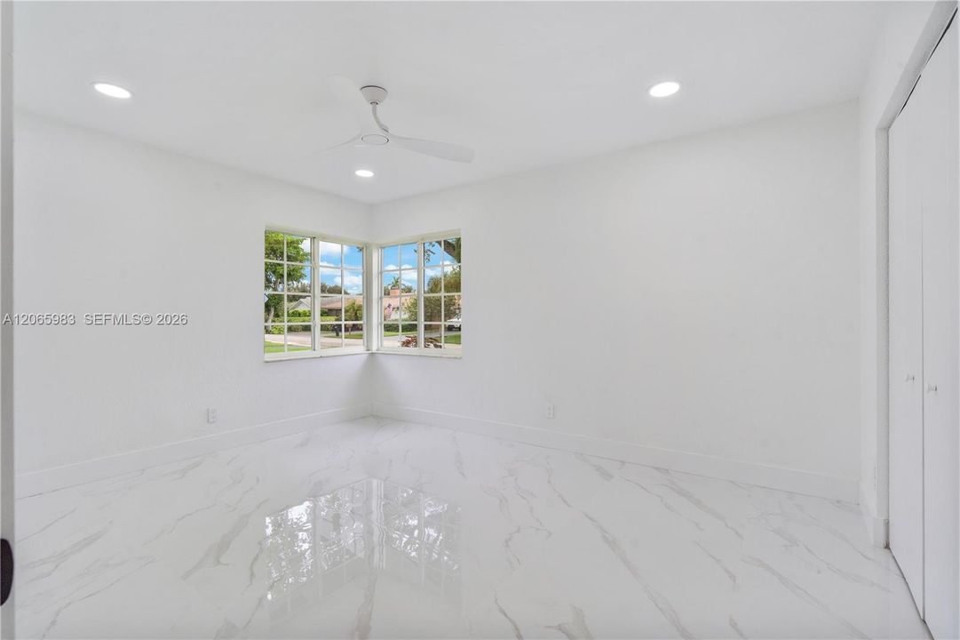 For Sale: $789,900 (4 beds, 2 baths, 2403 Square Feet)