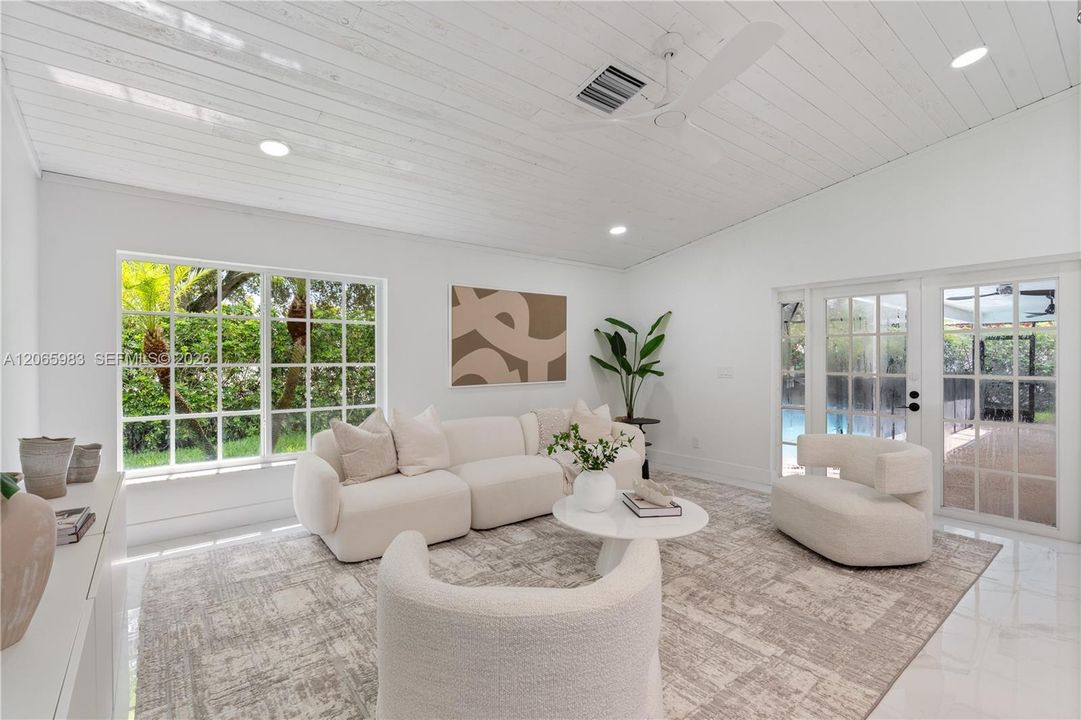 For Sale: $789,900 (4 beds, 2 baths, 2403 Square Feet)
