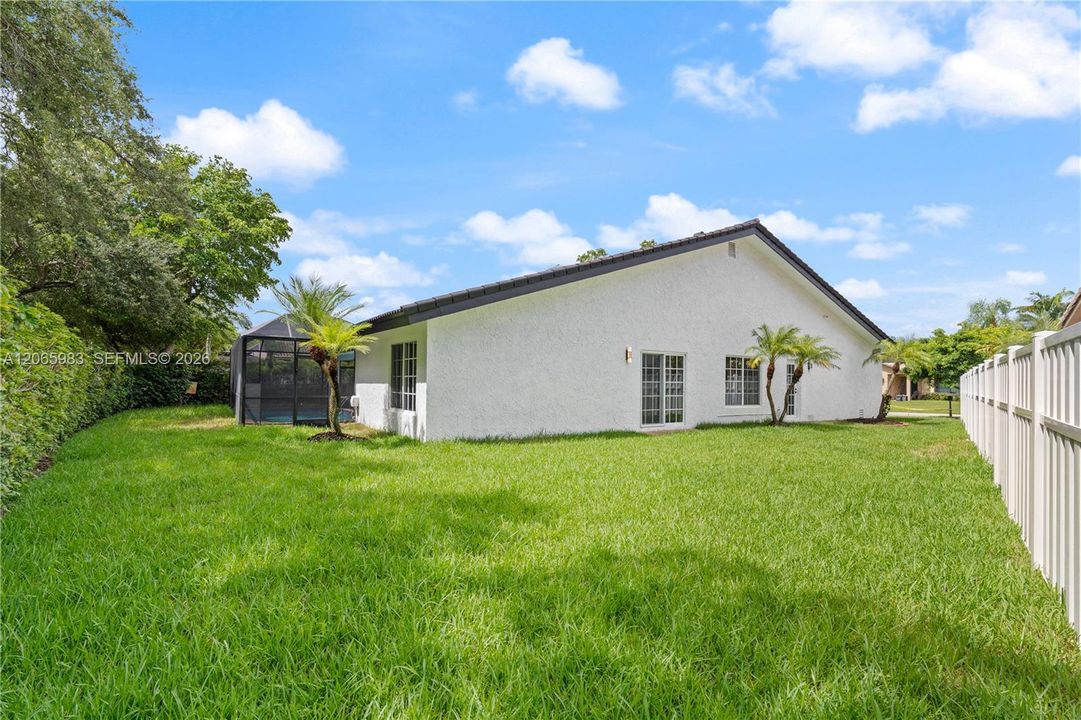 For Sale: $789,900 (4 beds, 2 baths, 2403 Square Feet)