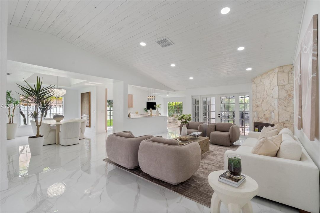 For Sale: $789,900 (4 beds, 2 baths, 2403 Square Feet)