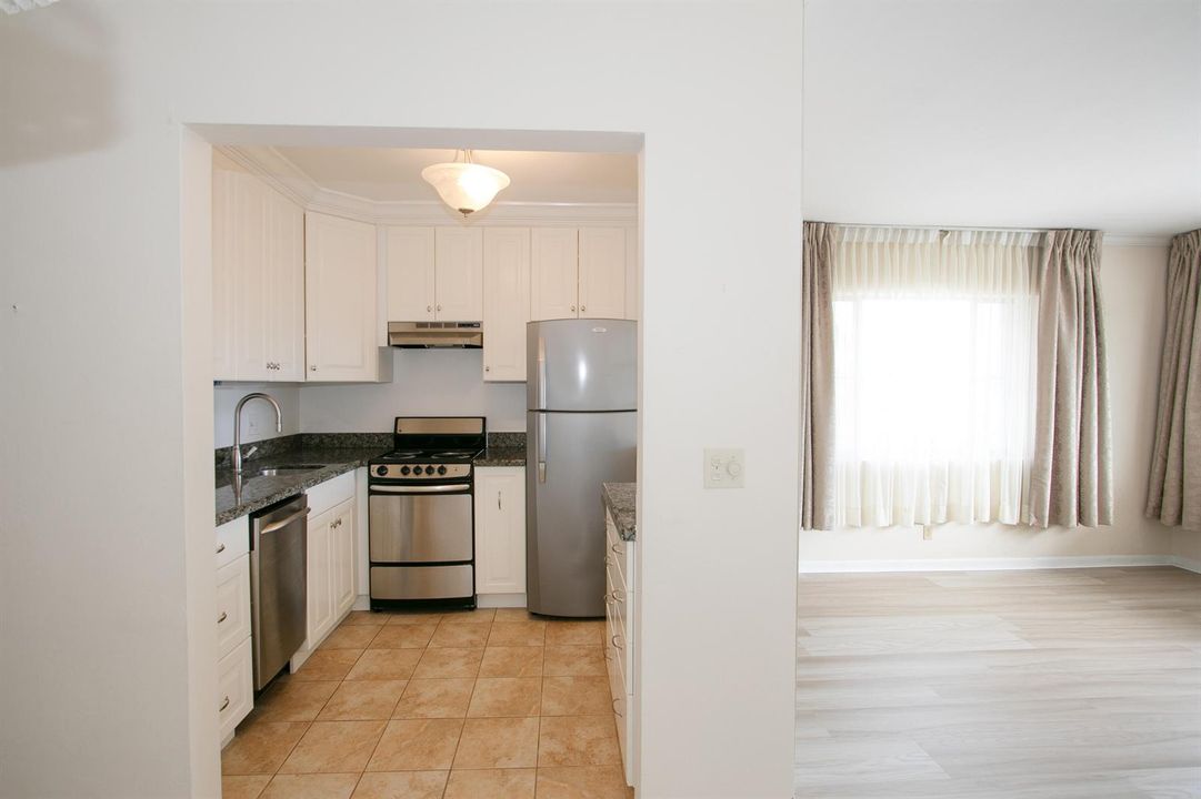 Murry-Hills-208-building4-6