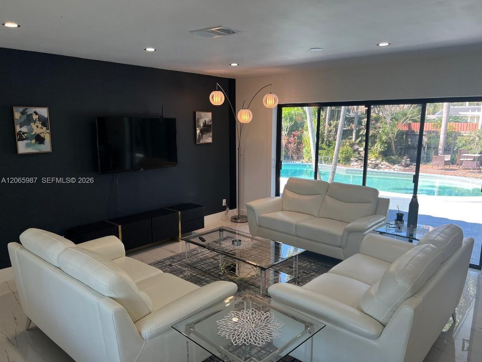 For Rent: $7,000 (3 beds, 2 baths, 0 Square Feet)