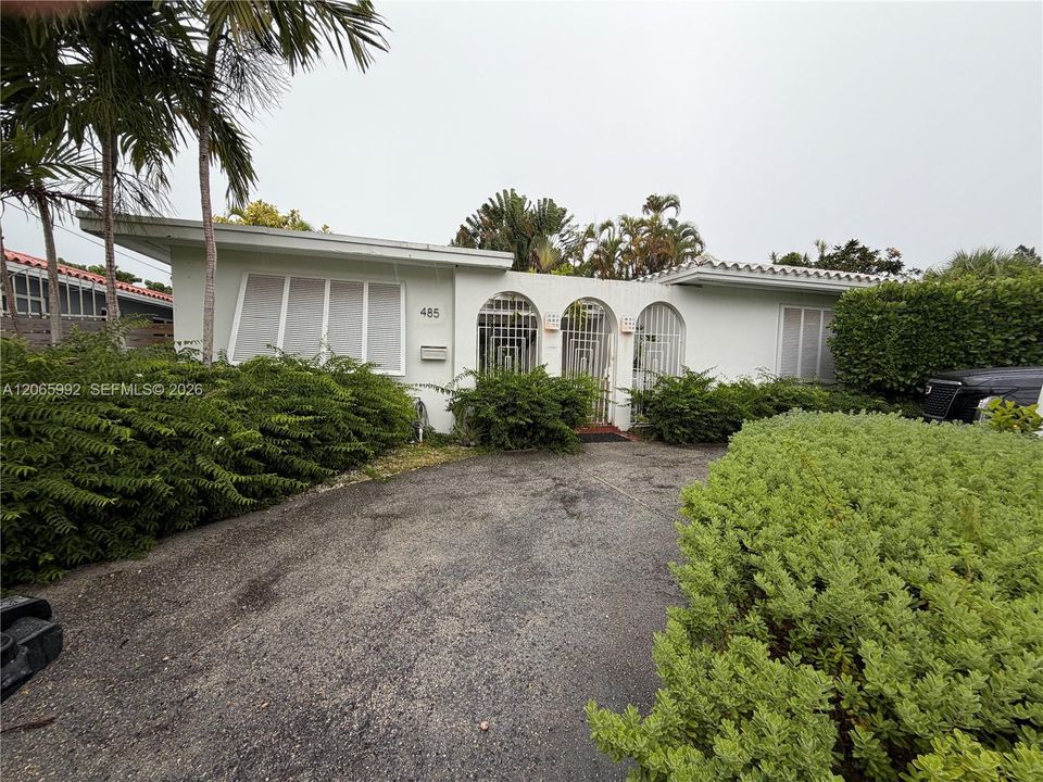 For Sale: $1,690,000 (3 beds, 3 baths, 1904 Square Feet)
