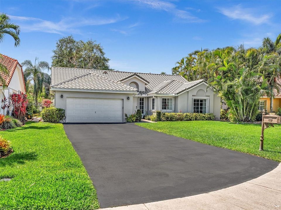 For Rent: $4,999 (3 beds, 2 baths, 1778 Square Feet)