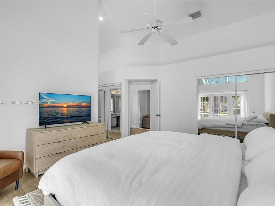 For Rent: $4,999 (3 beds, 2 baths, 1778 Square Feet)
