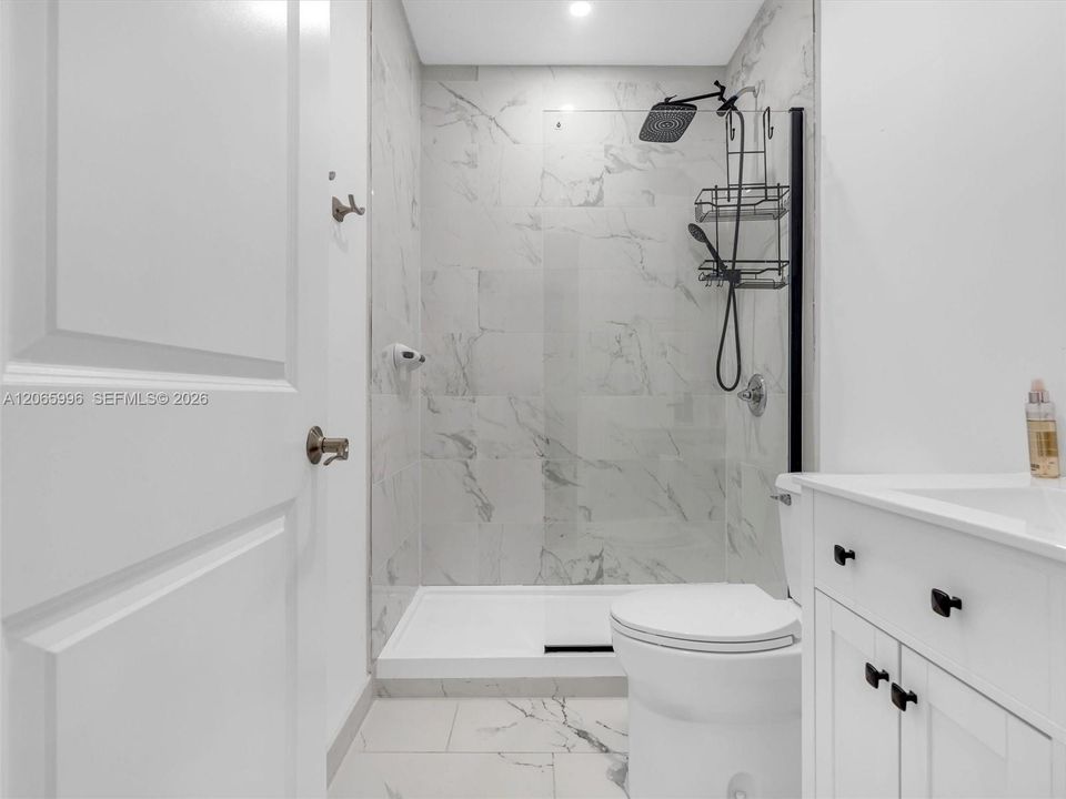 For Rent: $4,999 (3 beds, 2 baths, 1778 Square Feet)
