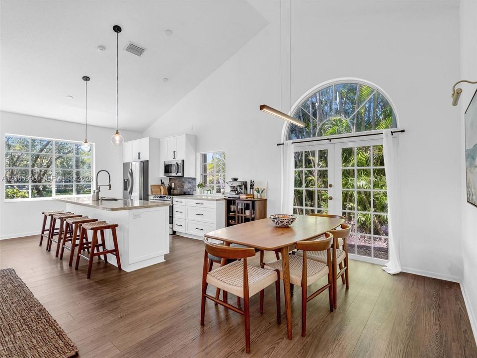 For Rent: $4,999 (3 beds, 2 baths, 1778 Square Feet)
