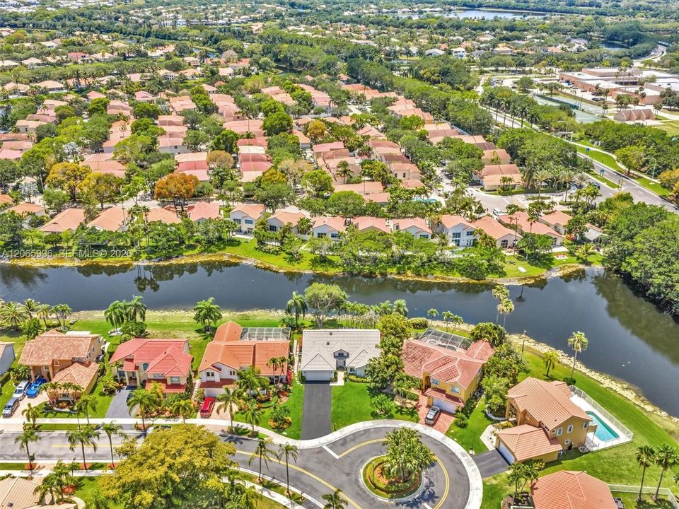 For Rent: $4,999 (3 beds, 2 baths, 1778 Square Feet)