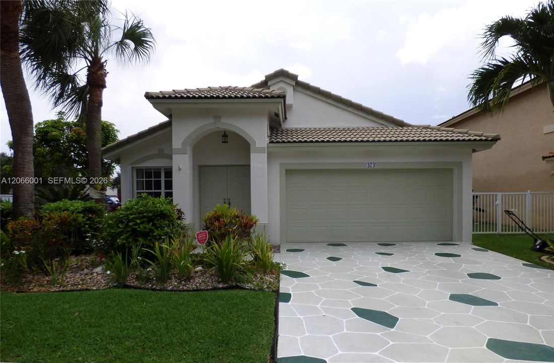 For Sale: $645,000 (3 beds, 2 baths, 1663 Square Feet)