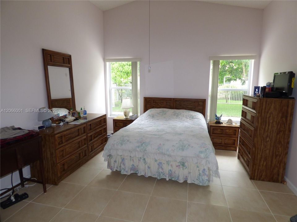 For Sale: $645,000 (3 beds, 2 baths, 1663 Square Feet)