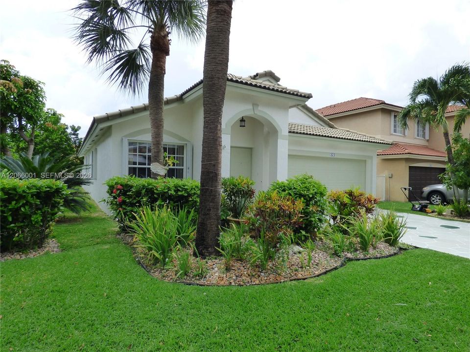 For Sale: $645,000 (3 beds, 2 baths, 1663 Square Feet)