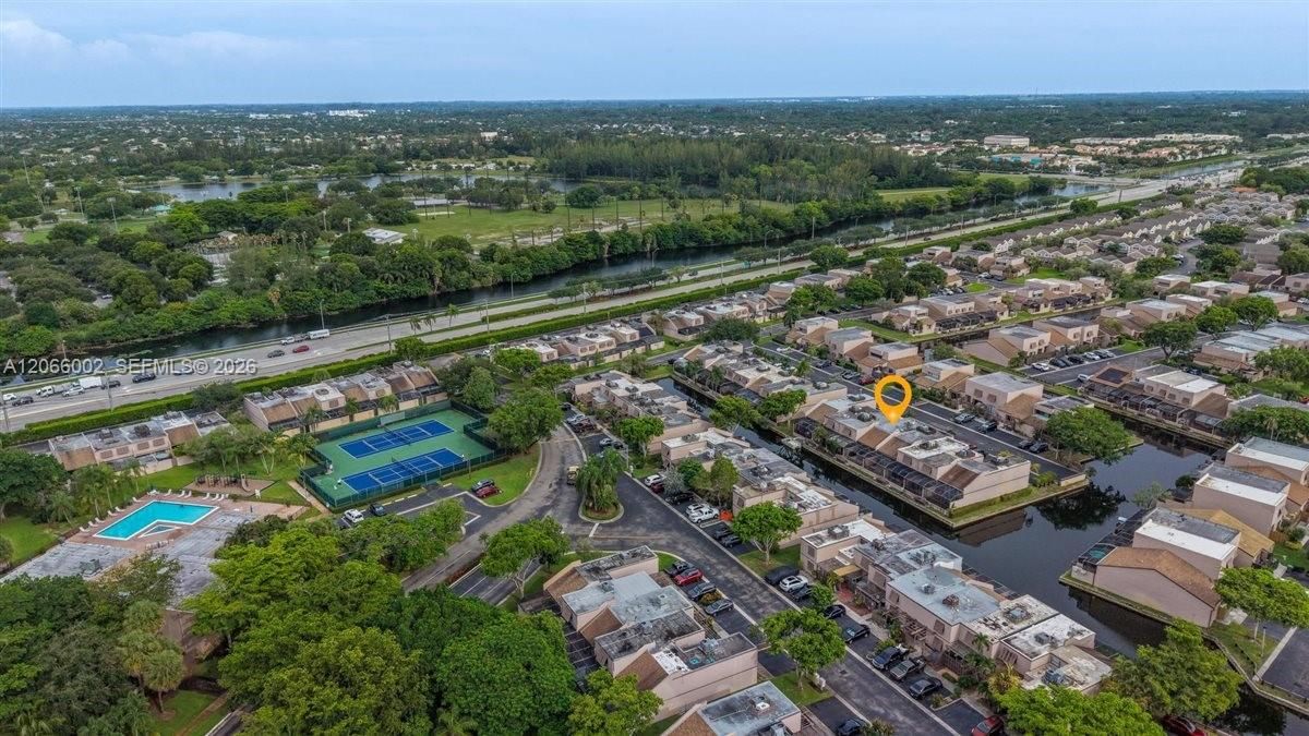 Под контрактом: $455,000 (3 спален, 2 ванн, 1511 Квадратных фут)