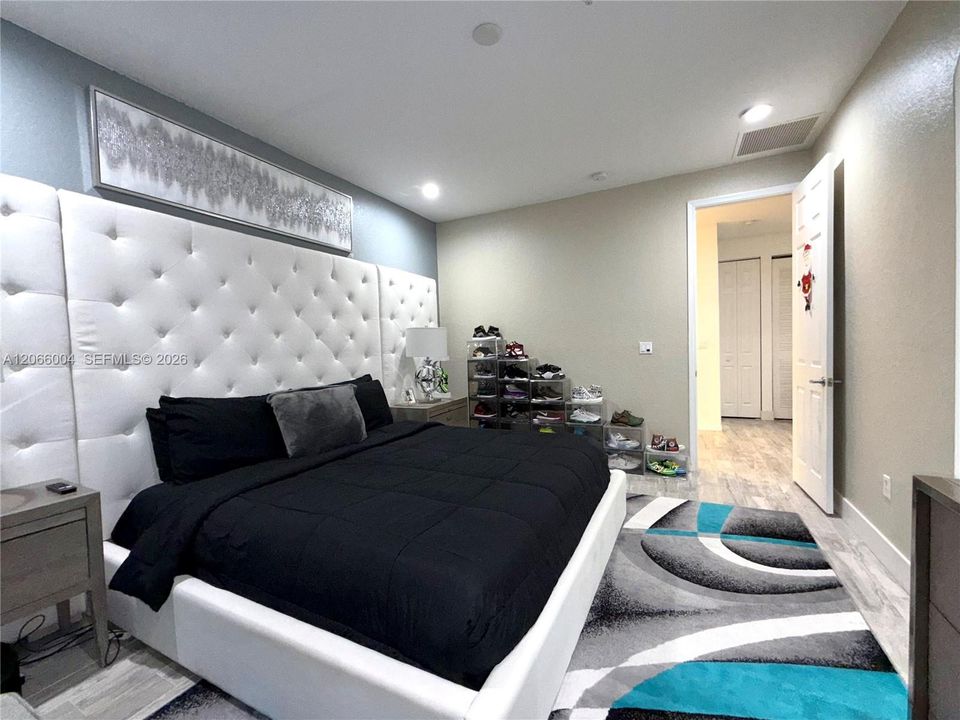 В аренду: $3,300 (3 спален, 3 ванн, 1527 Квадратных фут)