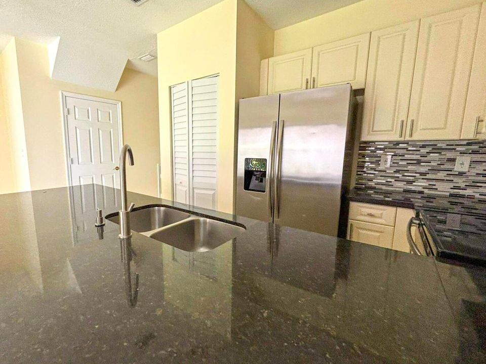 3118 Coral Ridge Dr_005